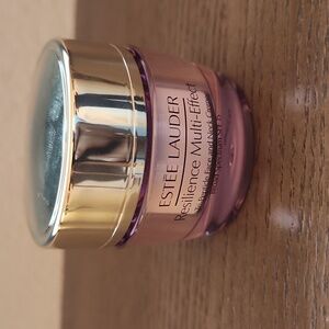 NEW Estée Lauder - Resilience Multi Effect